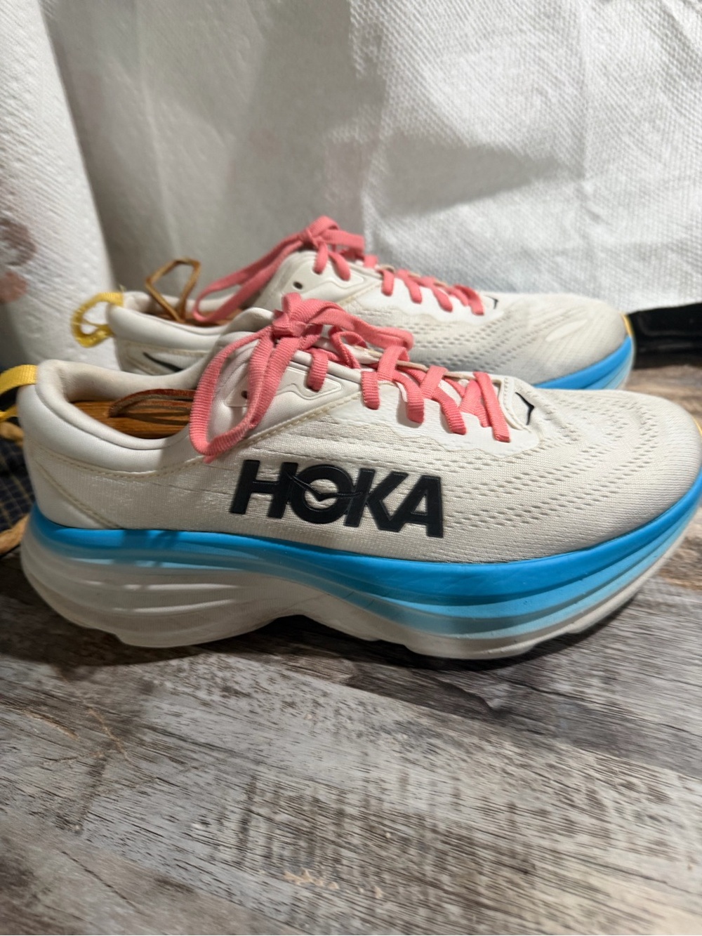 Hoka Women's size 9 Bondi 8 sneakers
